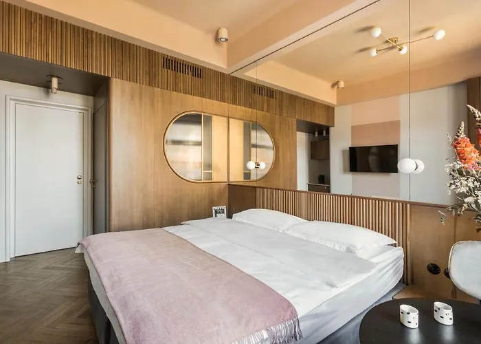 Angelus Apartments
