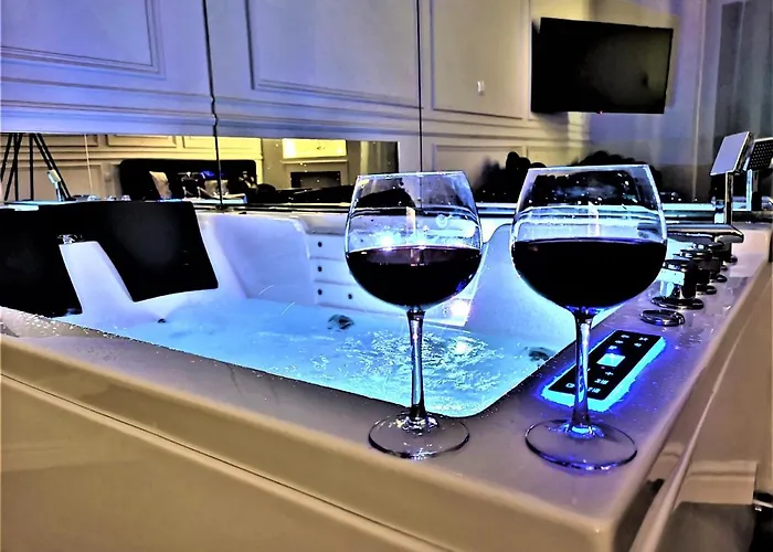 Luxury Jacuzzi Apartment