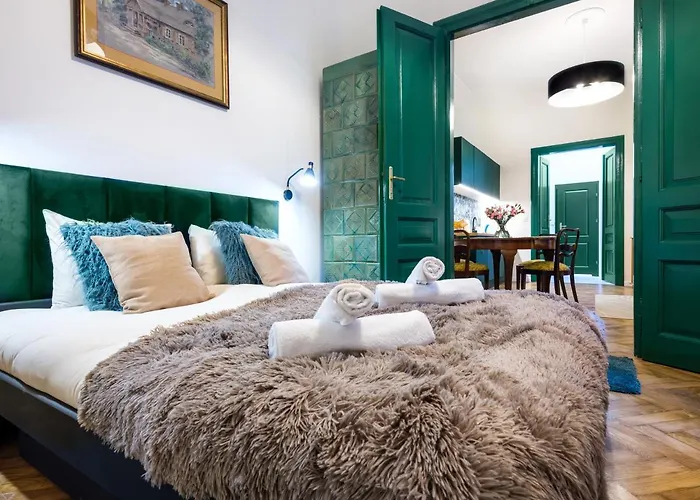 Tyzenhauz Apartments Economy