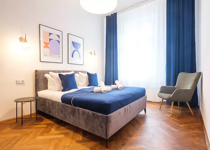 Central Apartments By Tyzenhauz