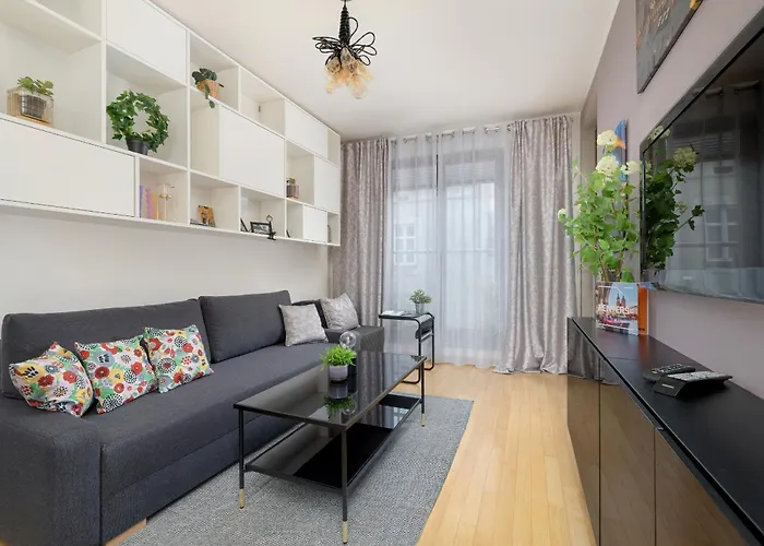 Przytulny Apartament Z Parkingiem I Biurkiem Przy Kazimierzu W Krakowie By Noclegi Renters