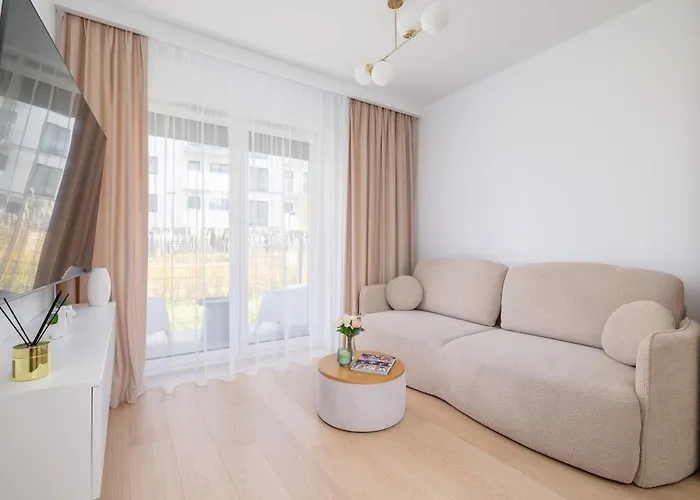 Atmospheric Apartment With Parking By Noclegi Renters