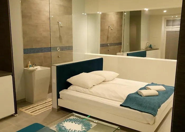 Mirror Apartments