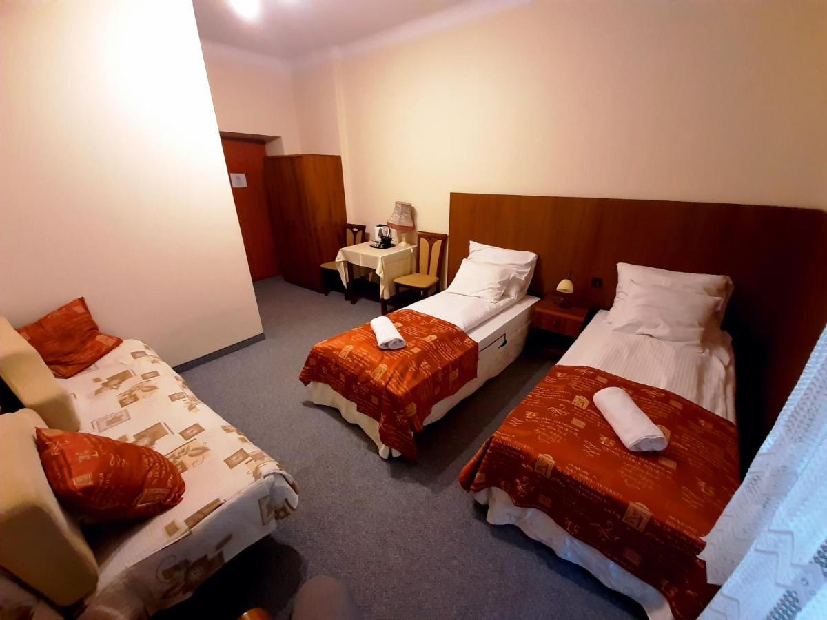 Red Carpet Premium Nocleg ze śniadaniem 3*