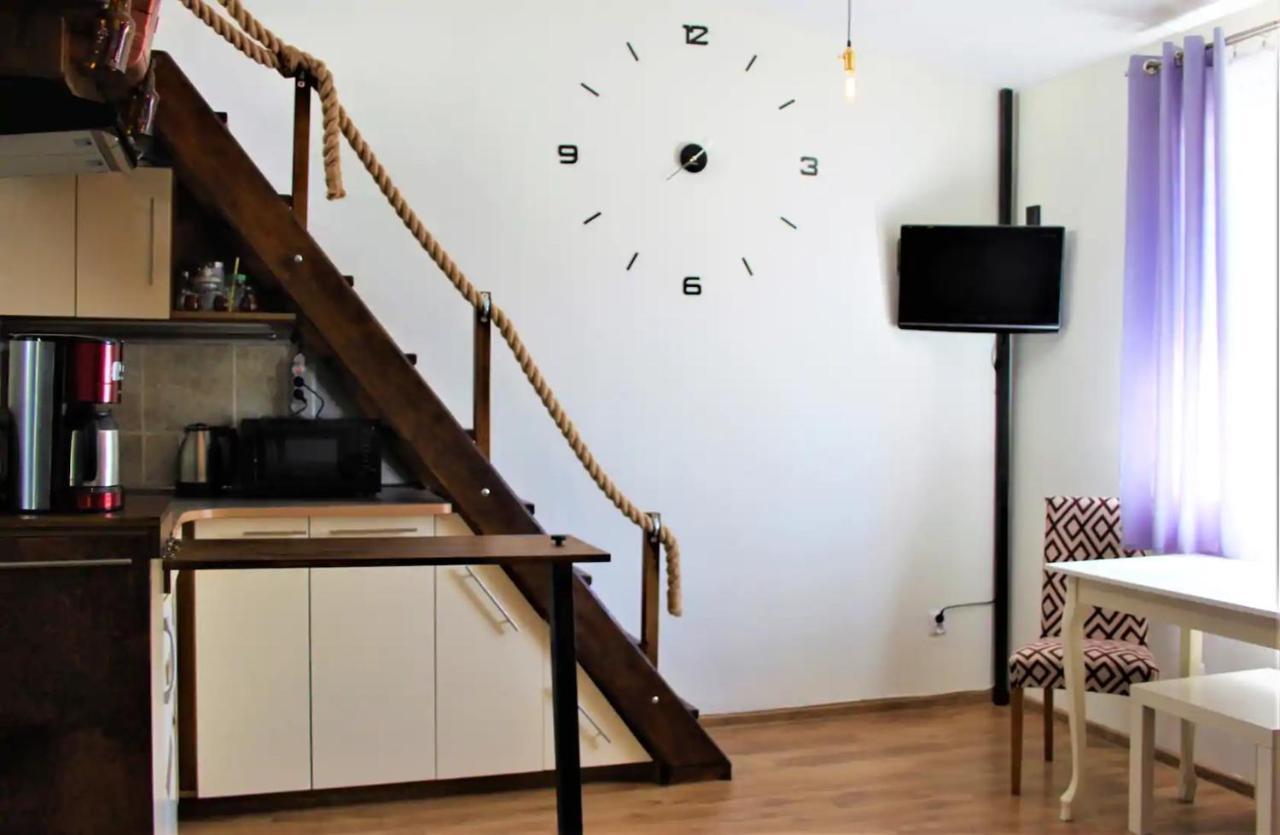 Privoffice4u Viking - Old Town, Main Square, Train Station Apartment *