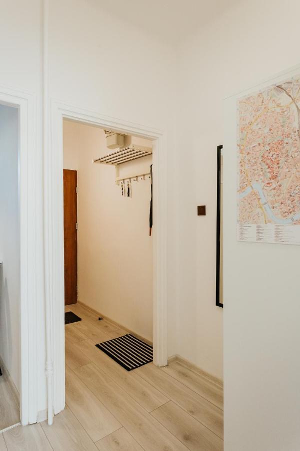 Charming Old Town & Jewish District, Quiet Neighborhood Apartment *