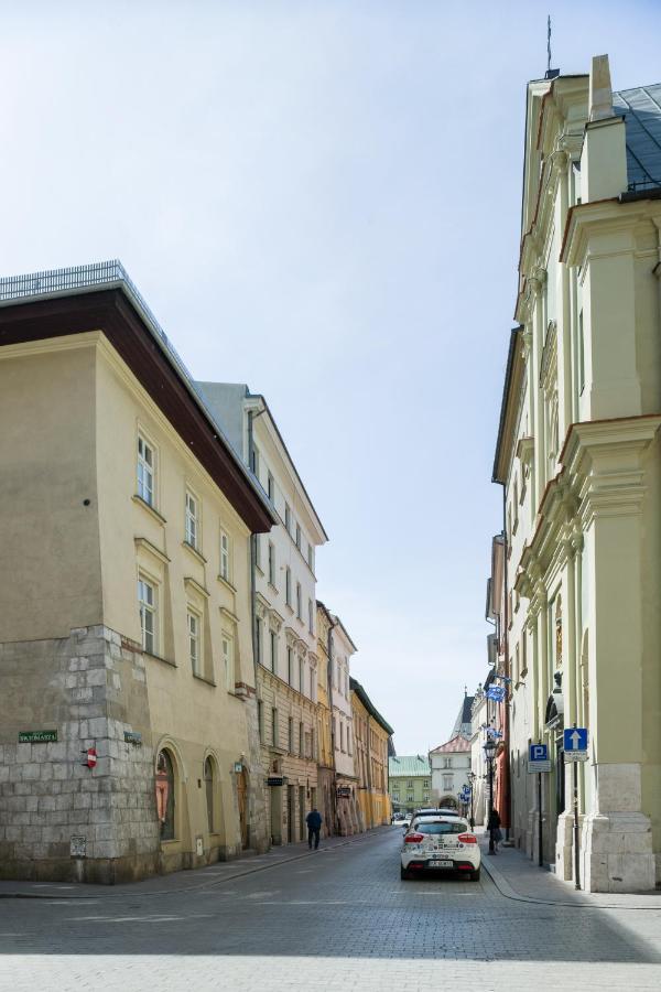 Alexander Apartment *