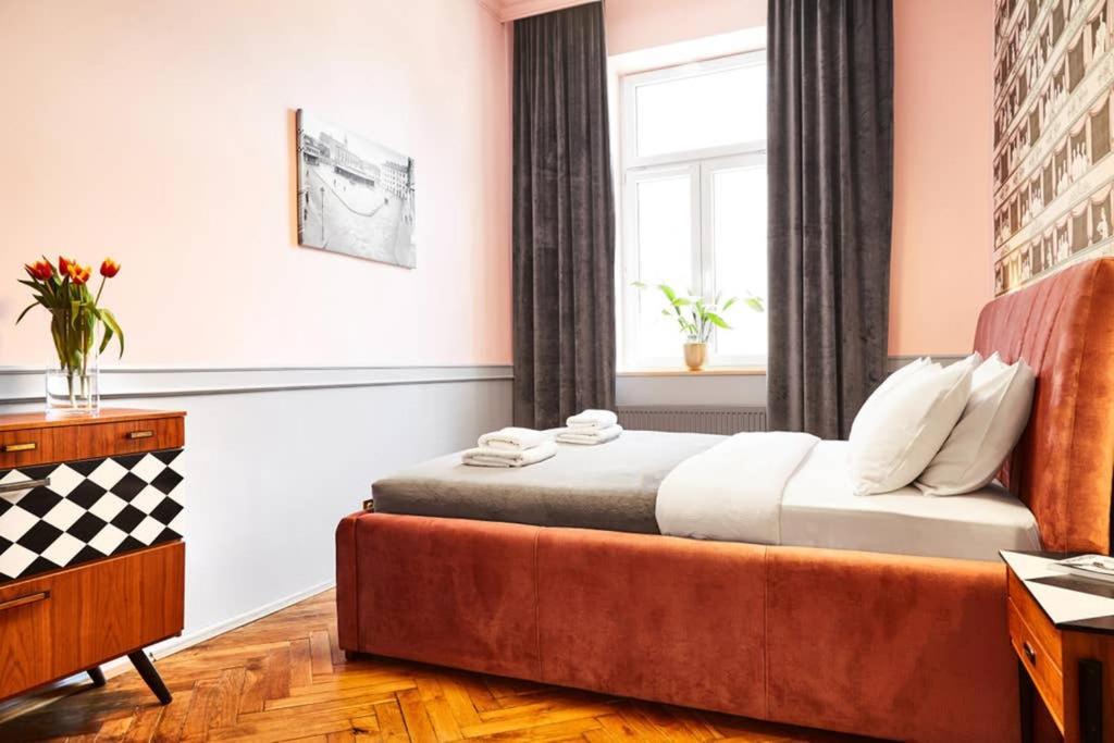 Househost Iii: Podbrzezie Street