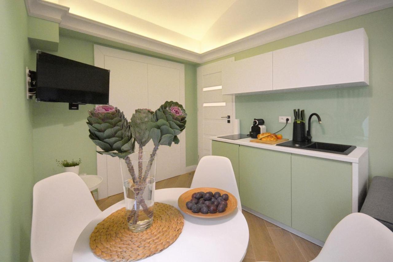 Mia . Old Town . Senacka Apartamento *