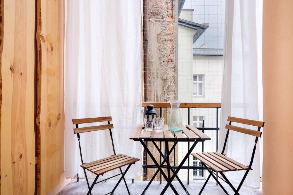 Small Folksy Kochanowskiego St *