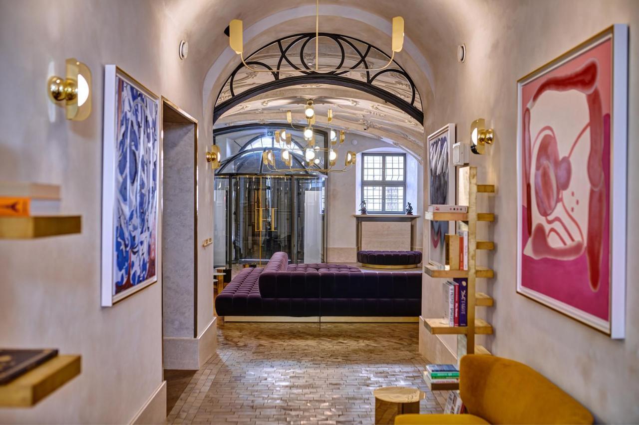 H15 Luxury Palace - Destigo