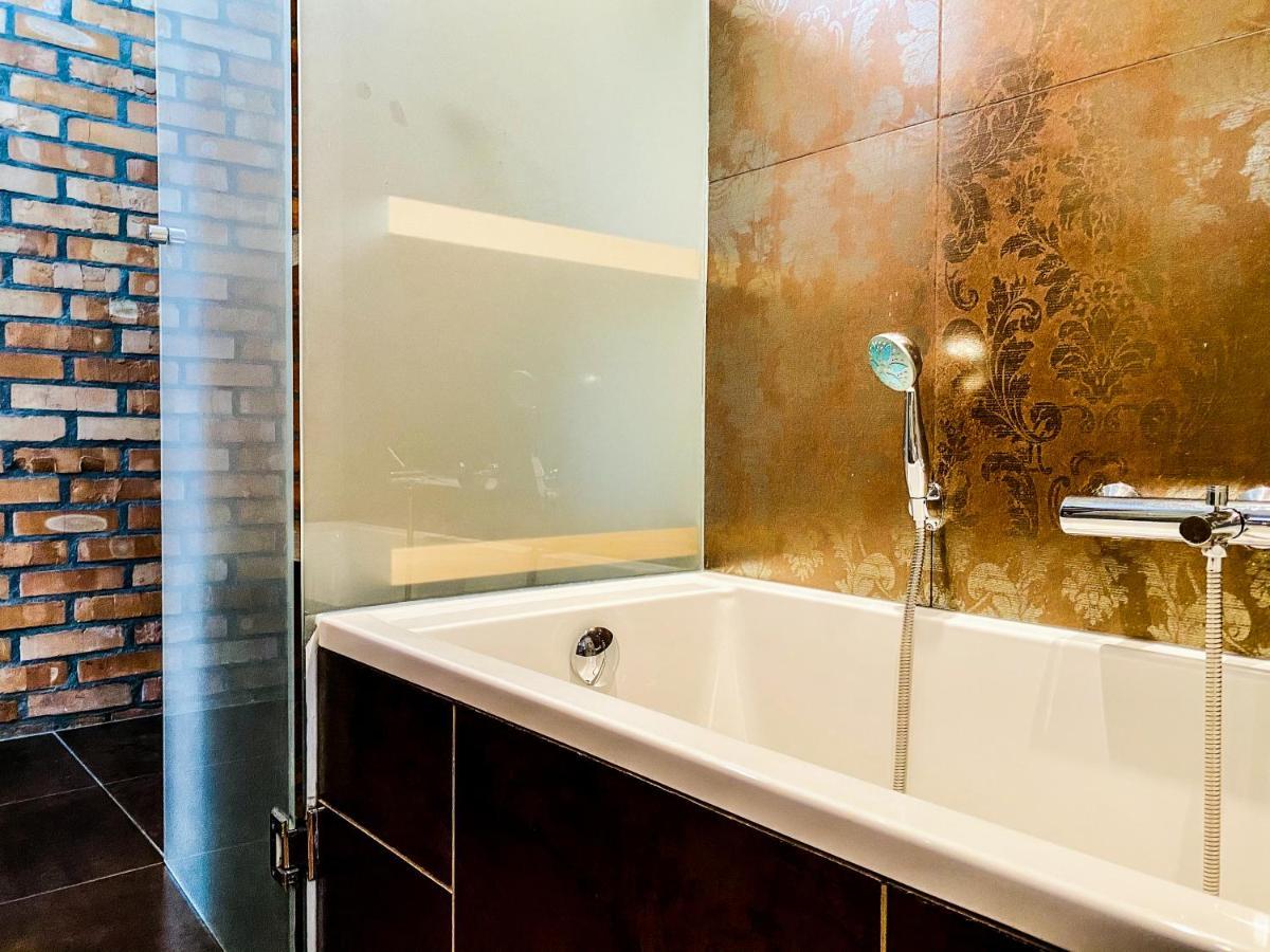 Zwierzyniecka Lofts With Patio, Cracow Heart Old Town Apartamento