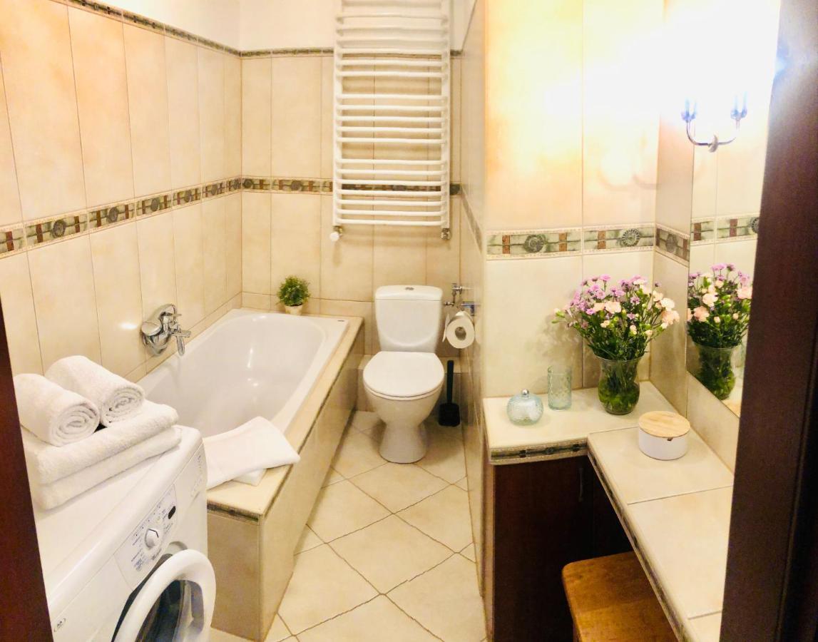 Apartment Bertom Czerwone Maki *
