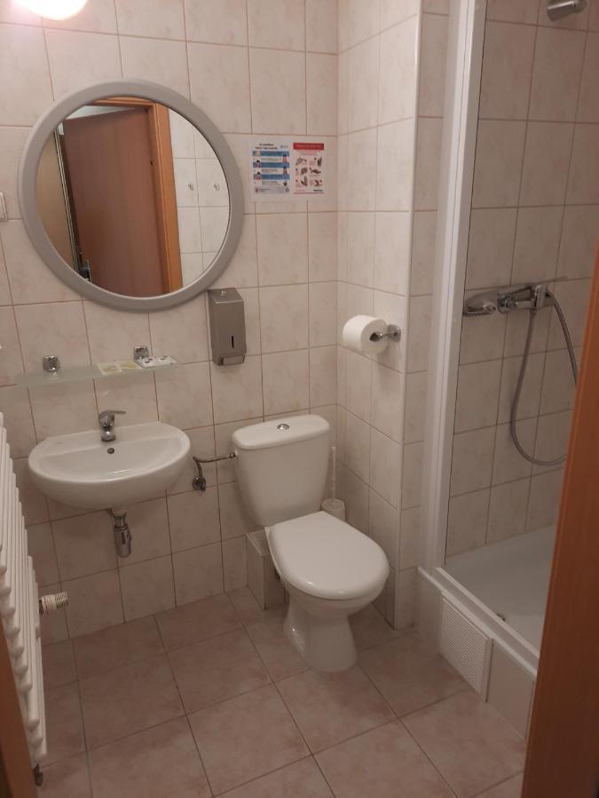 Ds Za Kolumnami Hostel *
