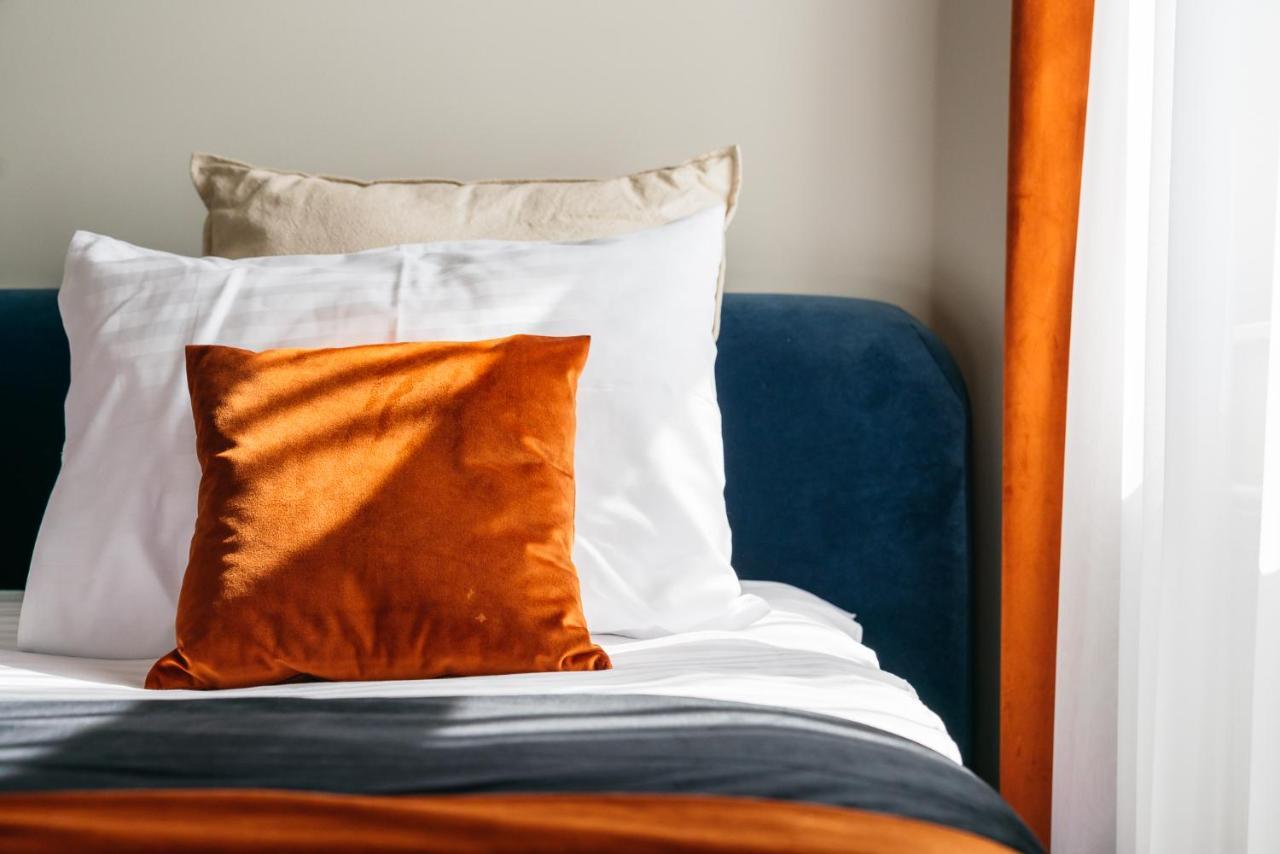 Aparthotel Estery12 *