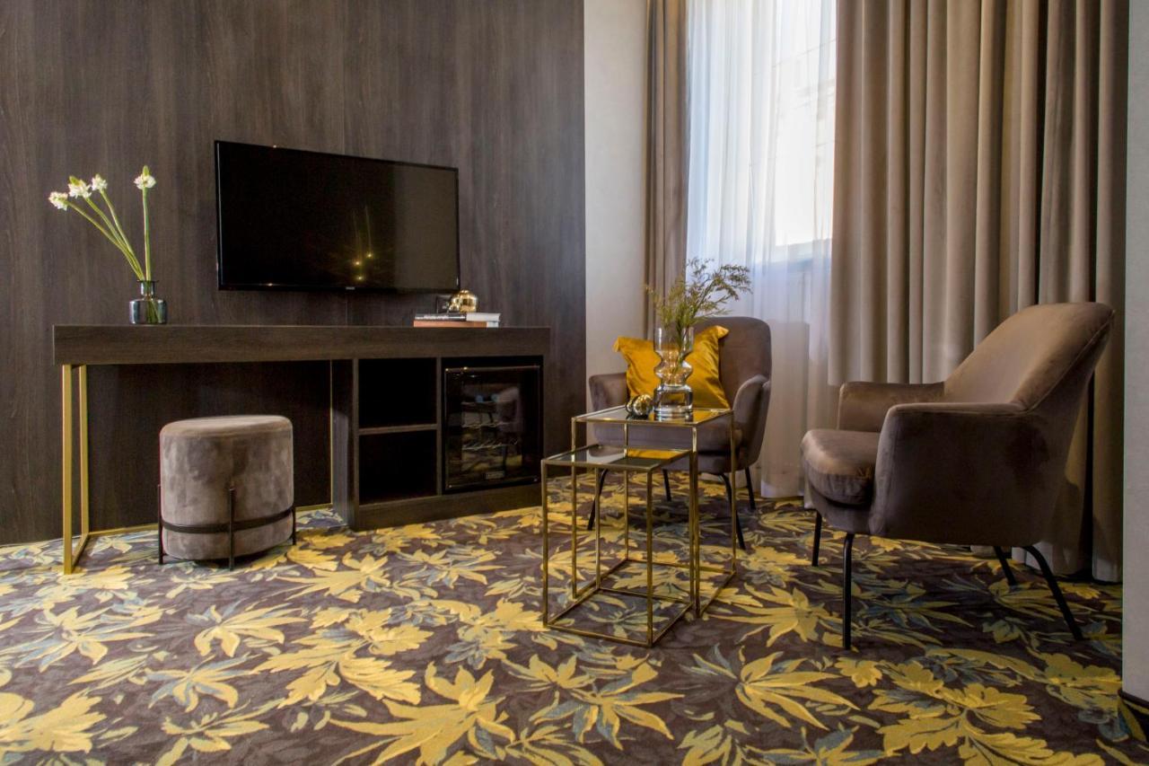 Atrium Hotel 3*