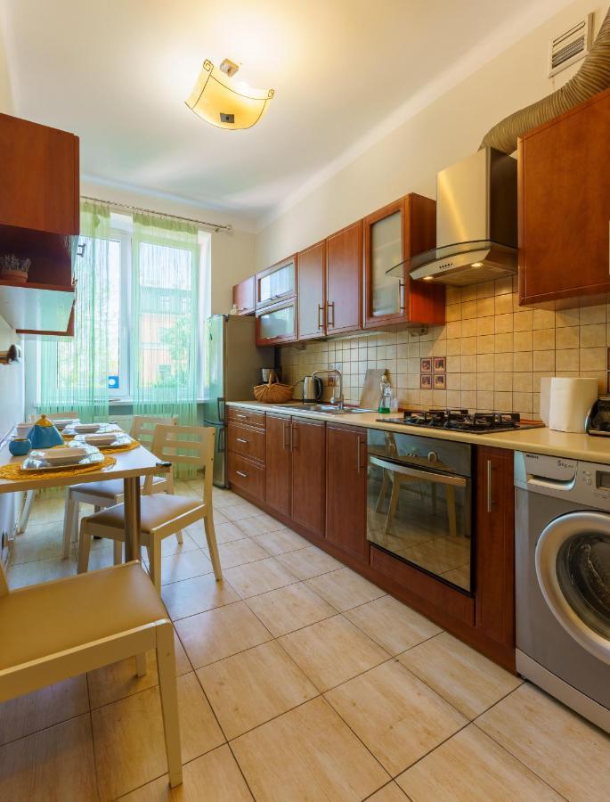 Studencka Street Apartment *