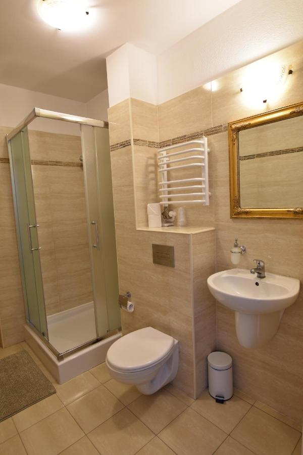 Hotel Dworek Zloty Rog I Restauracja