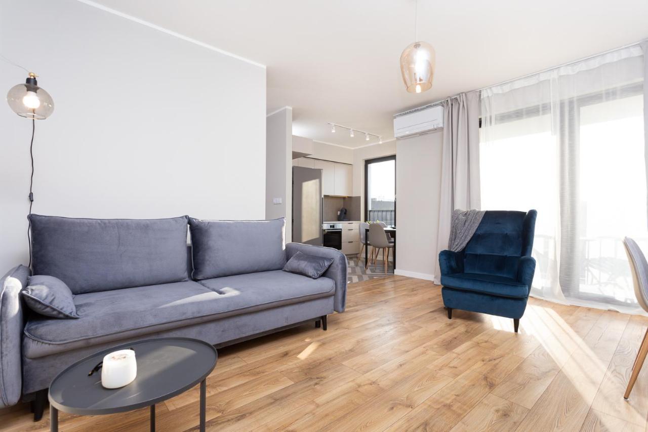 Apartment Of The Kings - Indigo *