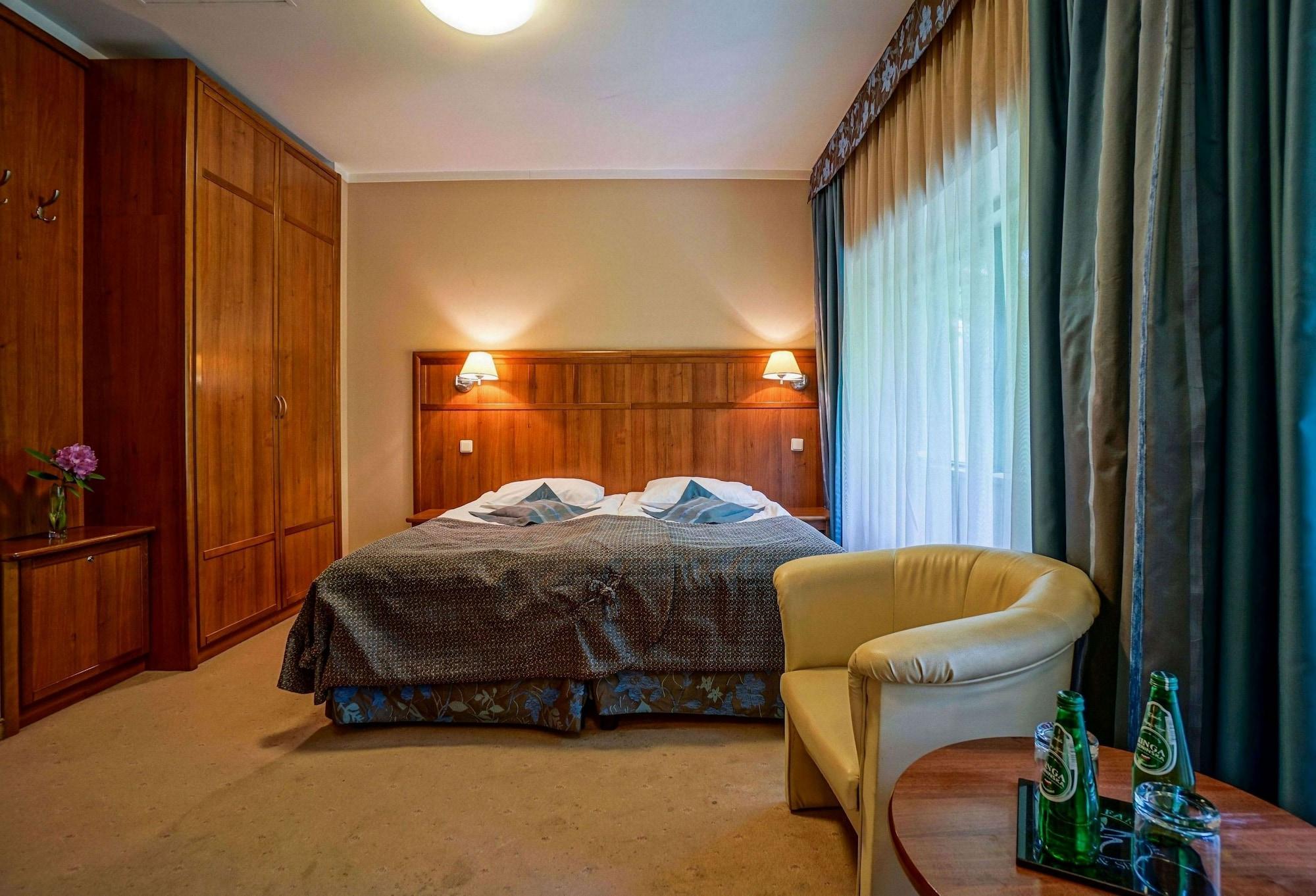 Farmona Business & Spa 3* Krakow