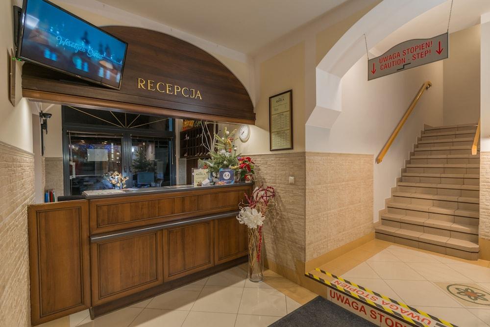 Antica Aparthotel 3*