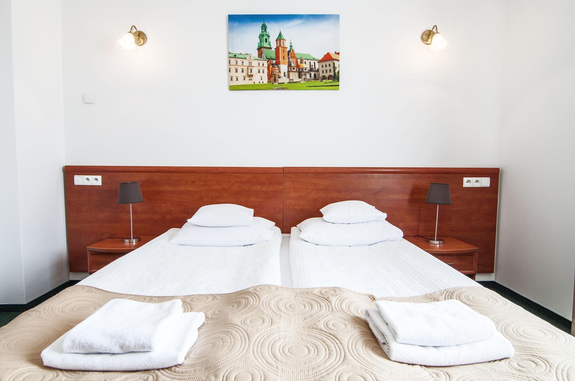 Hotel Artur 3*
