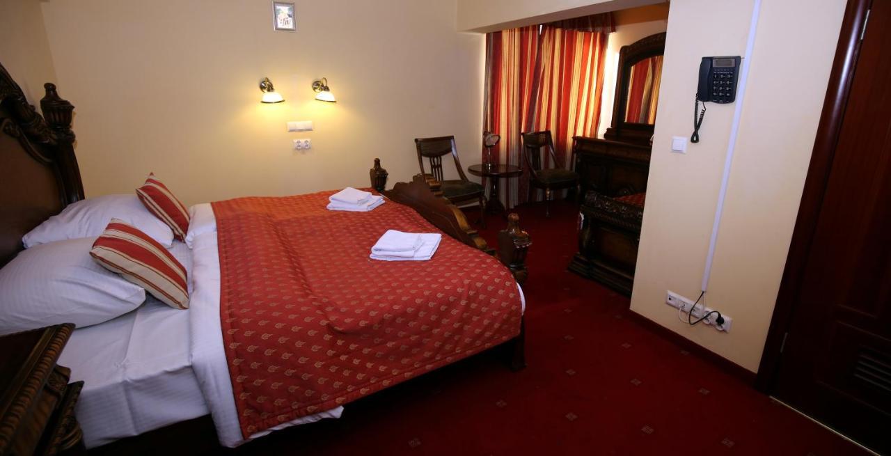Daisy Superior Hotel