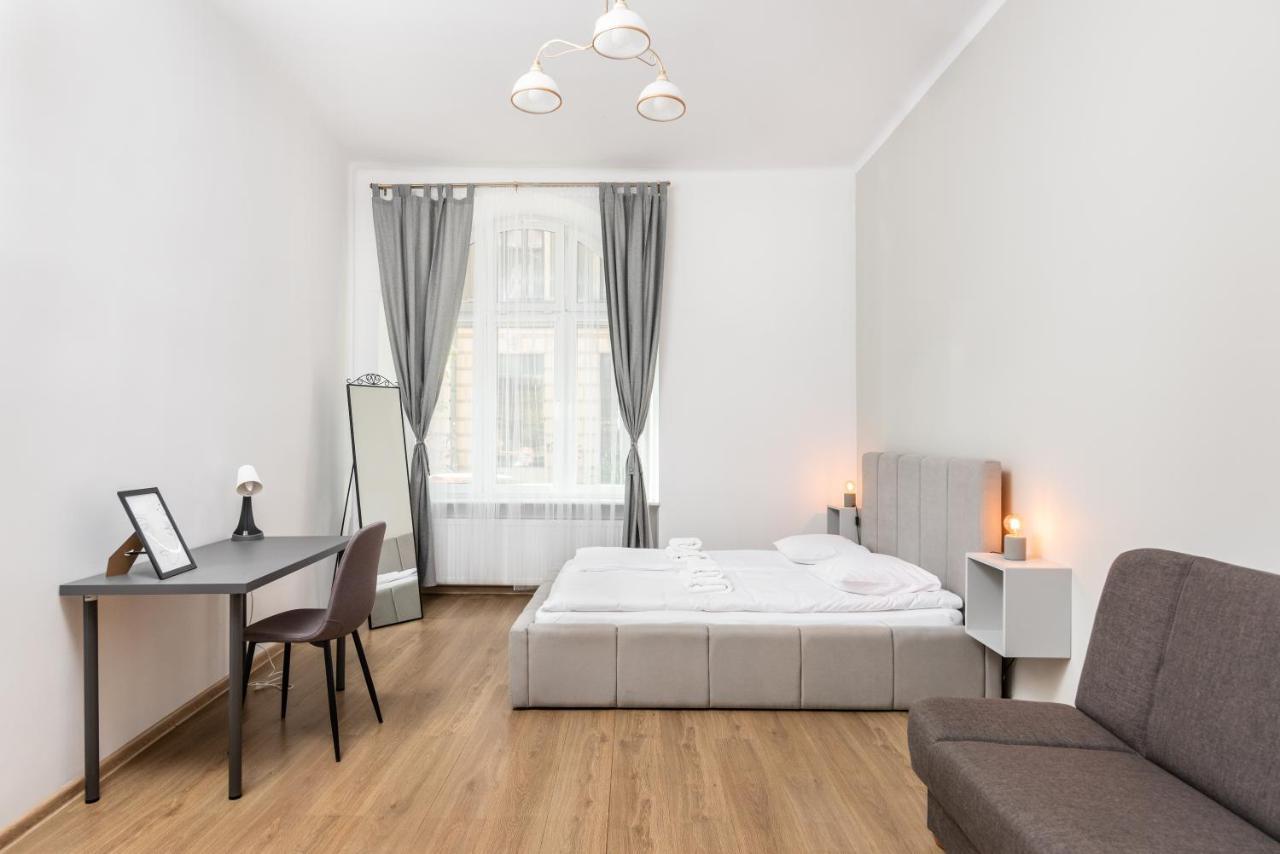 Kollataja - 2 Bedroom Old Town - By Upstairs Apartment *