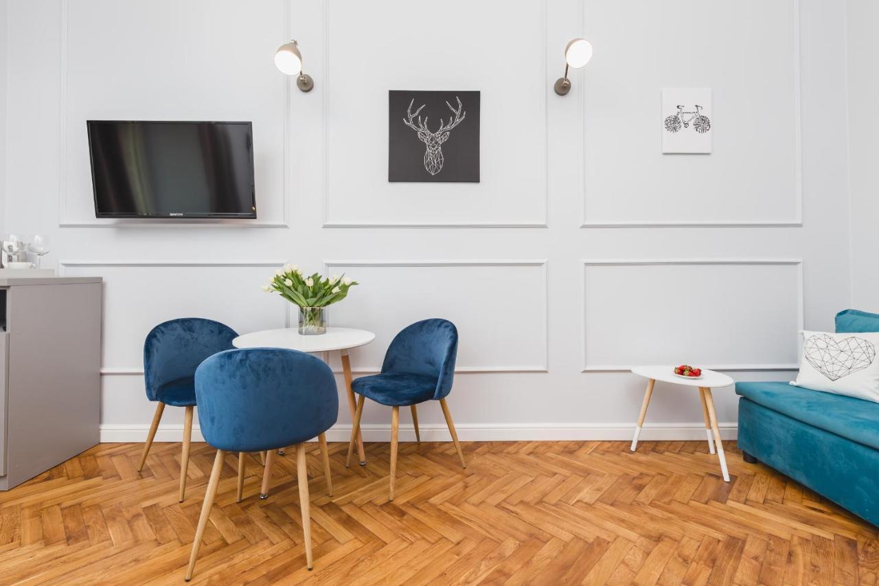 Traveler's Choice - Old Town - By Upstairs Apartamento