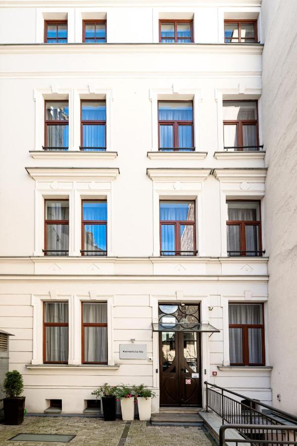 On/set Apartament *