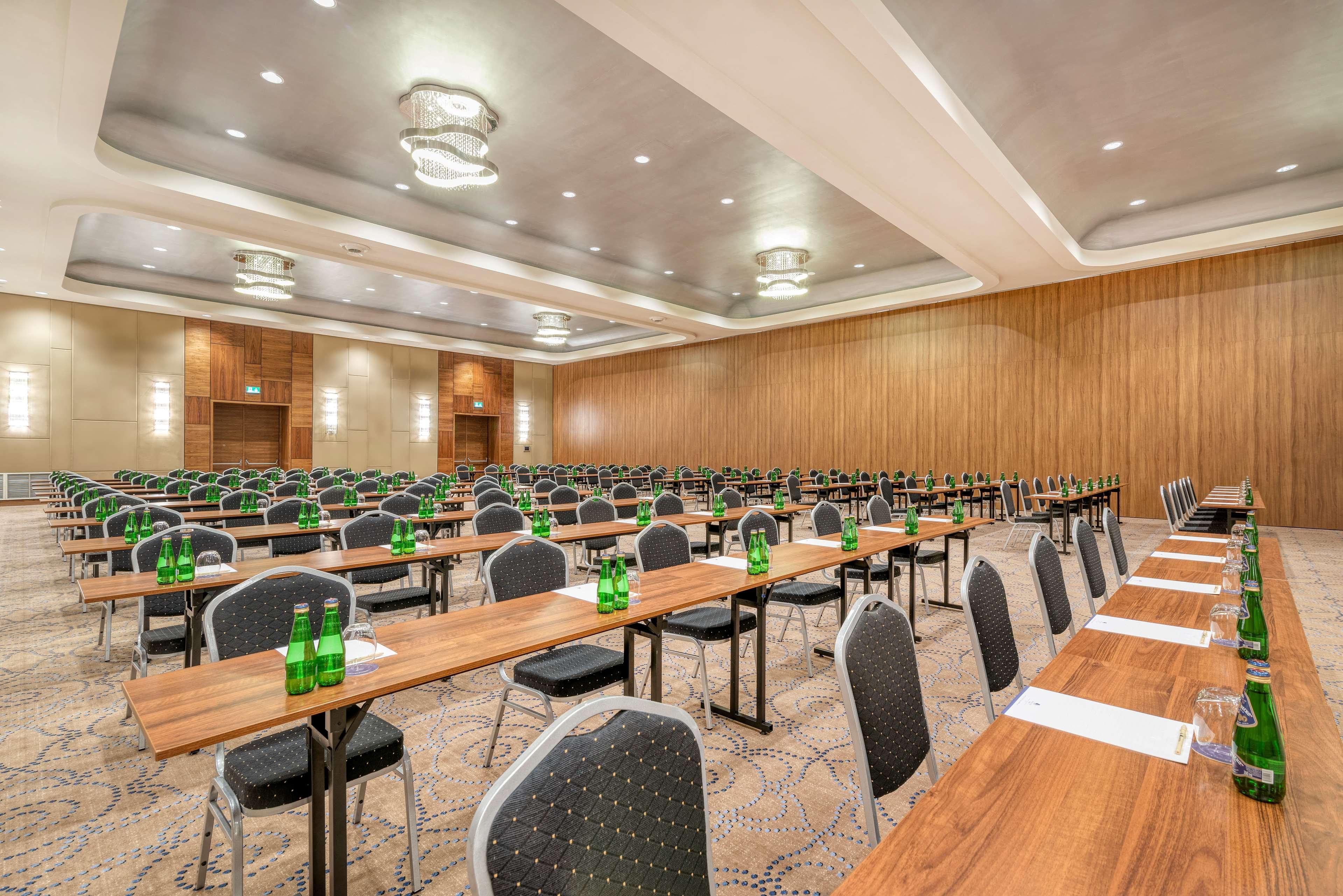 Doubletree By Hilton & Convention Center 4*