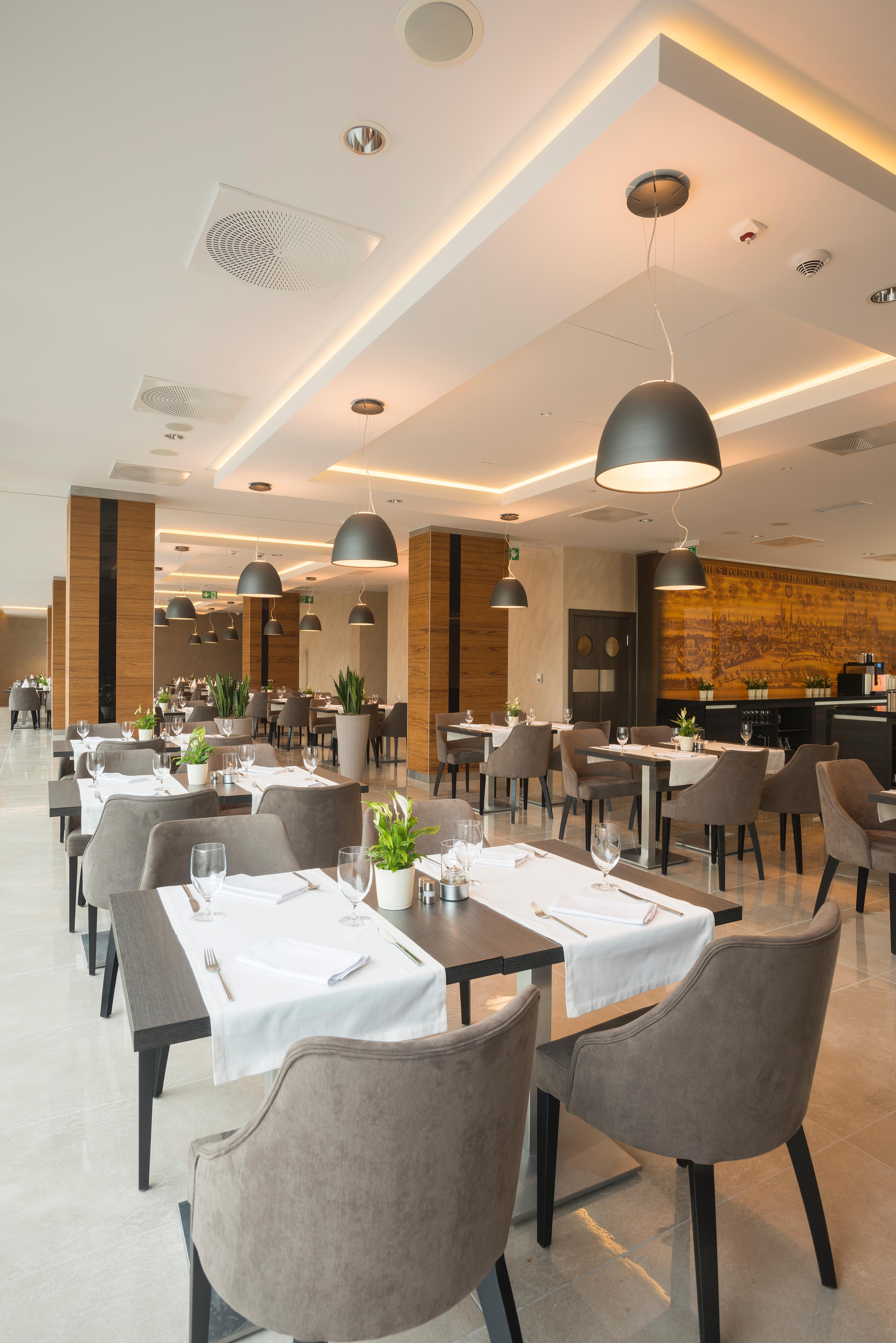 Q Hotel