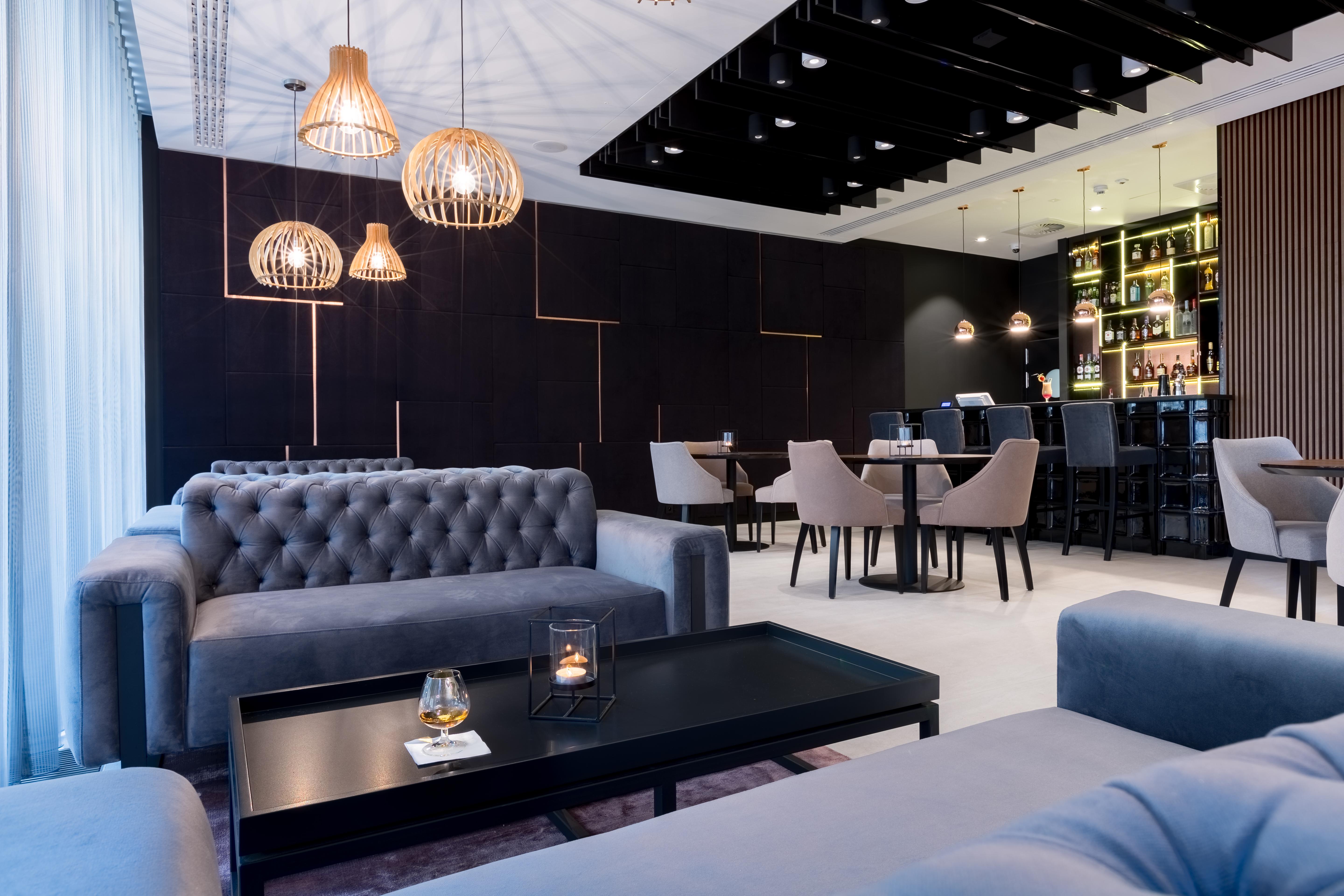 Grand Ascot Hotel