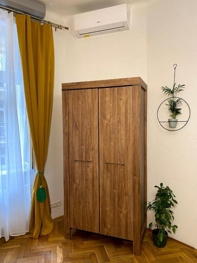 House Apartament *