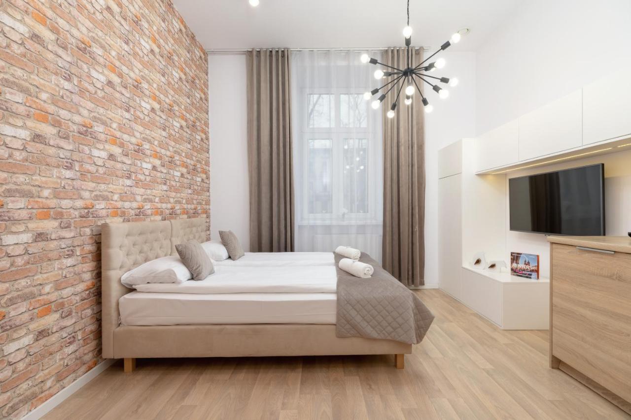 Apartment Beautiful Dietla By Renters Krakow