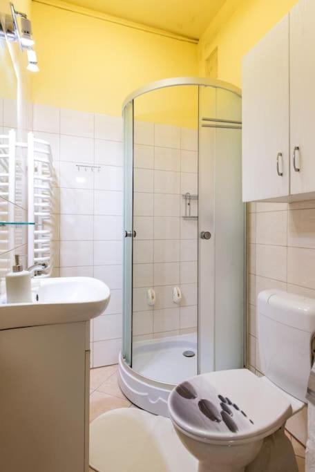 Appartement Big Cosy Retro Apt, Free Parking, 15min Oldtown & Kazimierz - By Homelike *