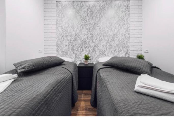 Apartament White *