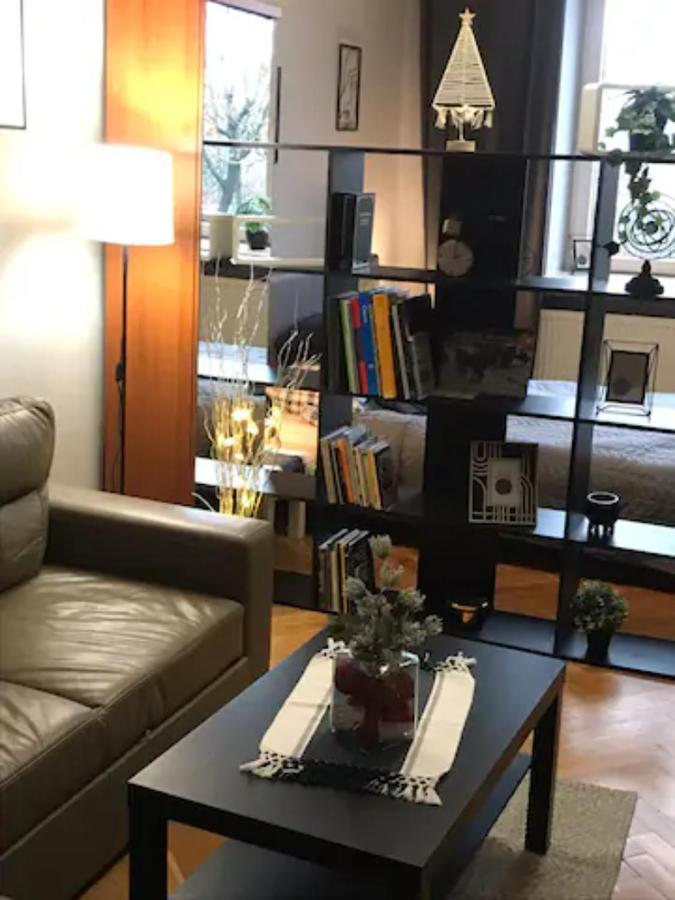Studencka Street Apartment *