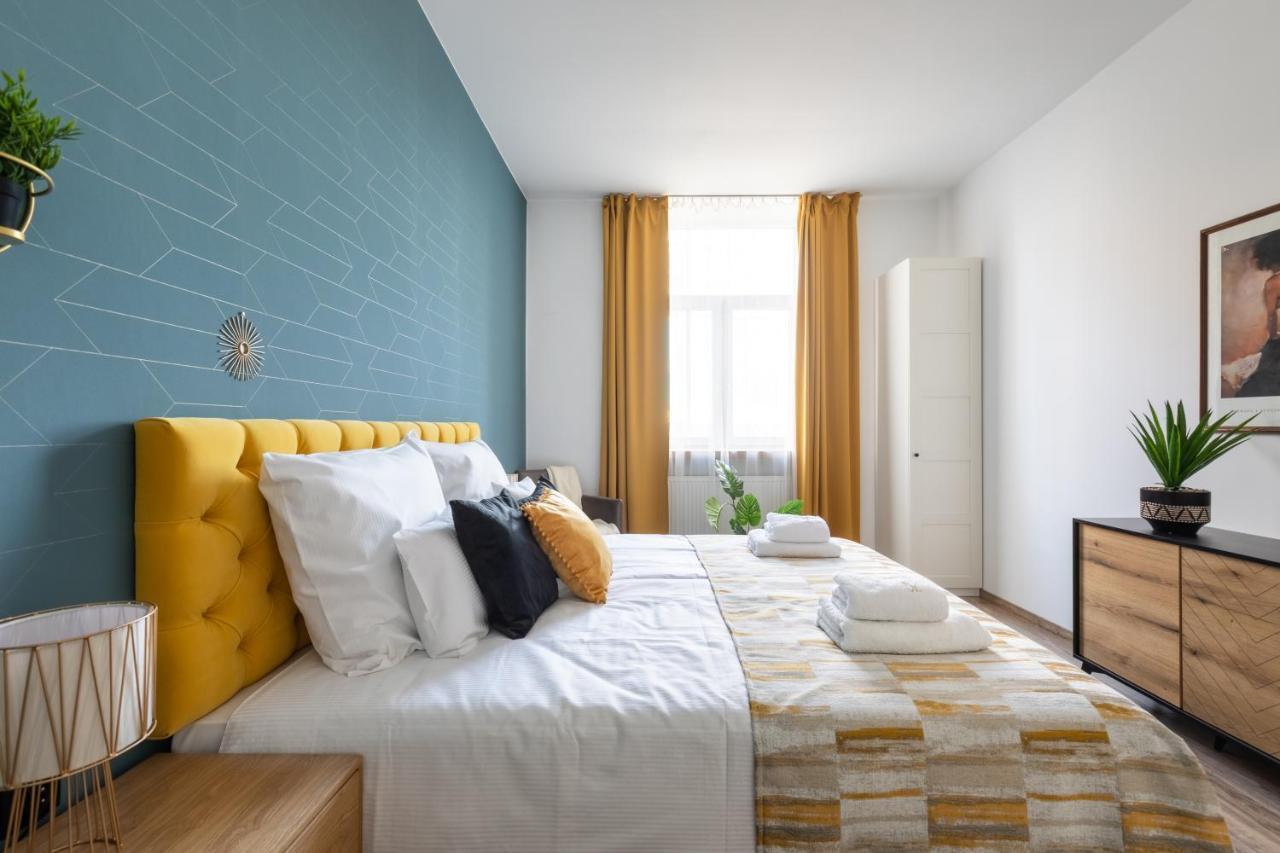 Luxe Living Castle View Apartment *
