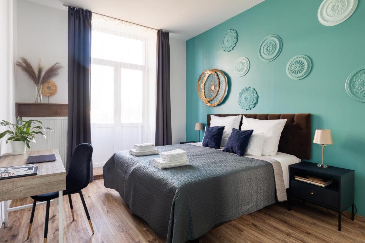 Apartment Luxe Living Castle View *