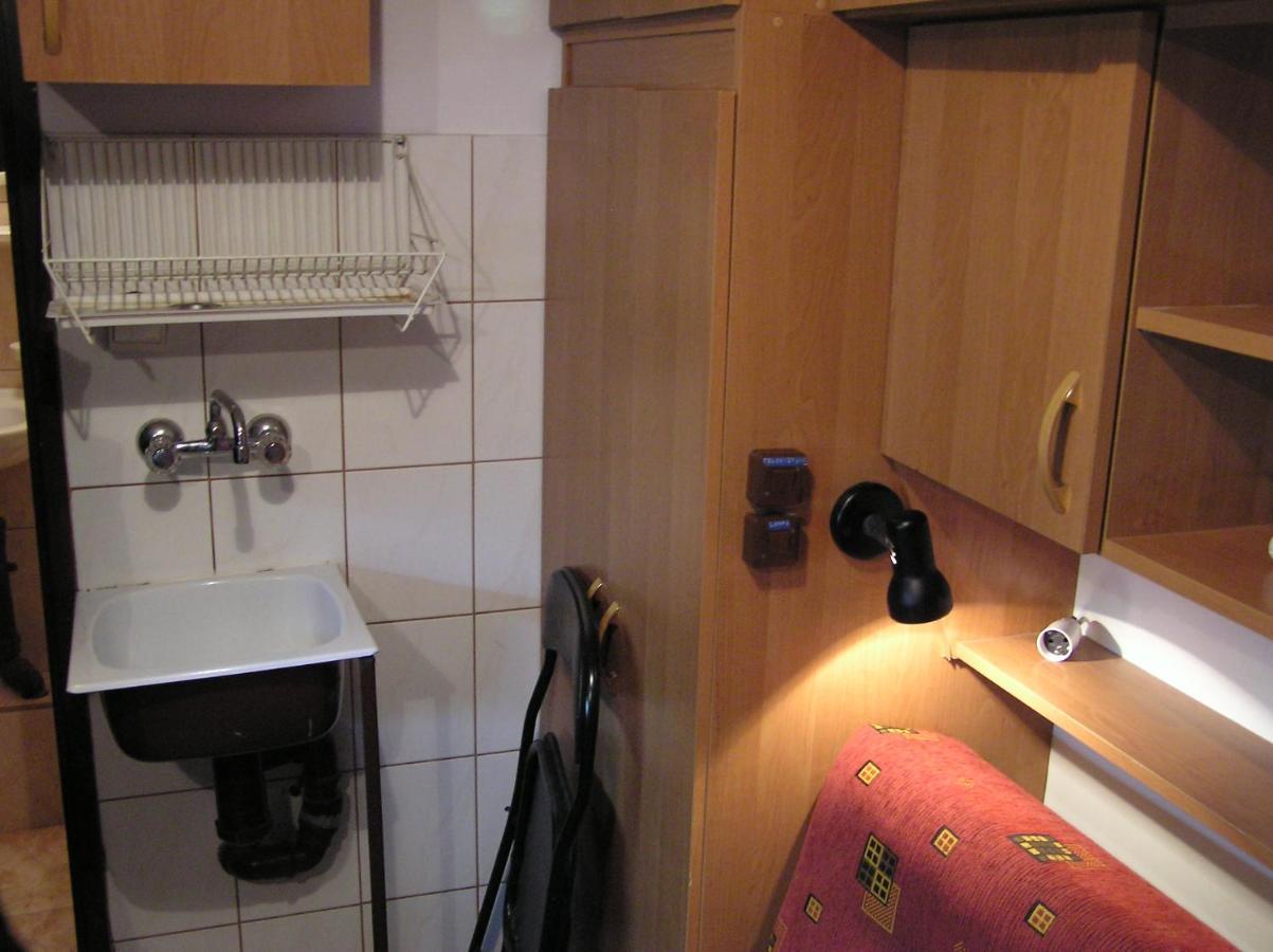 Guest house A- Kawalerka Mala Halczyna 9 Do Centrum 6 Przystankow