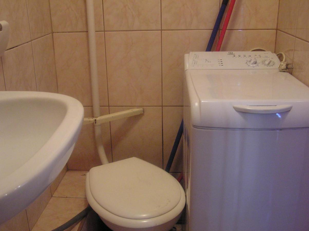 A- Kawalerka Mala Halczyna 9 Do Centrum 6 Przystankow Guest house Krakow