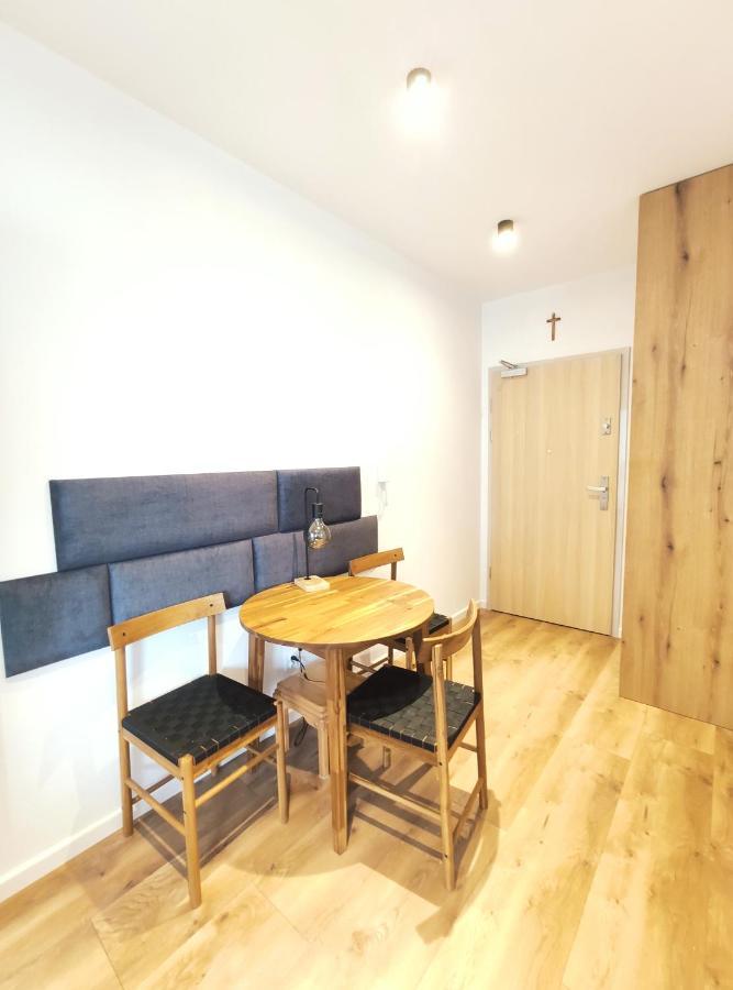 Mogilska 120d By Homeprime Apartment