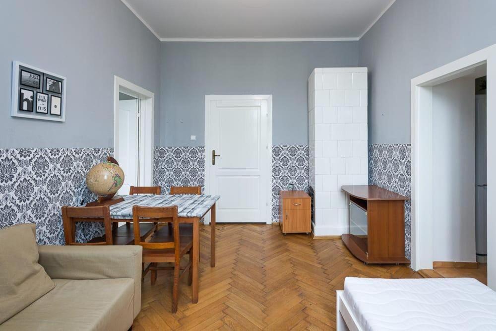 Apartment In The Heart Of ! 2