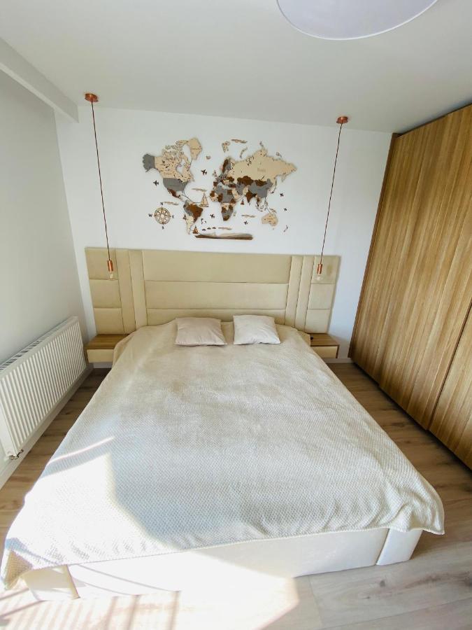Luxury White In Park Lotnikow Apartamento *