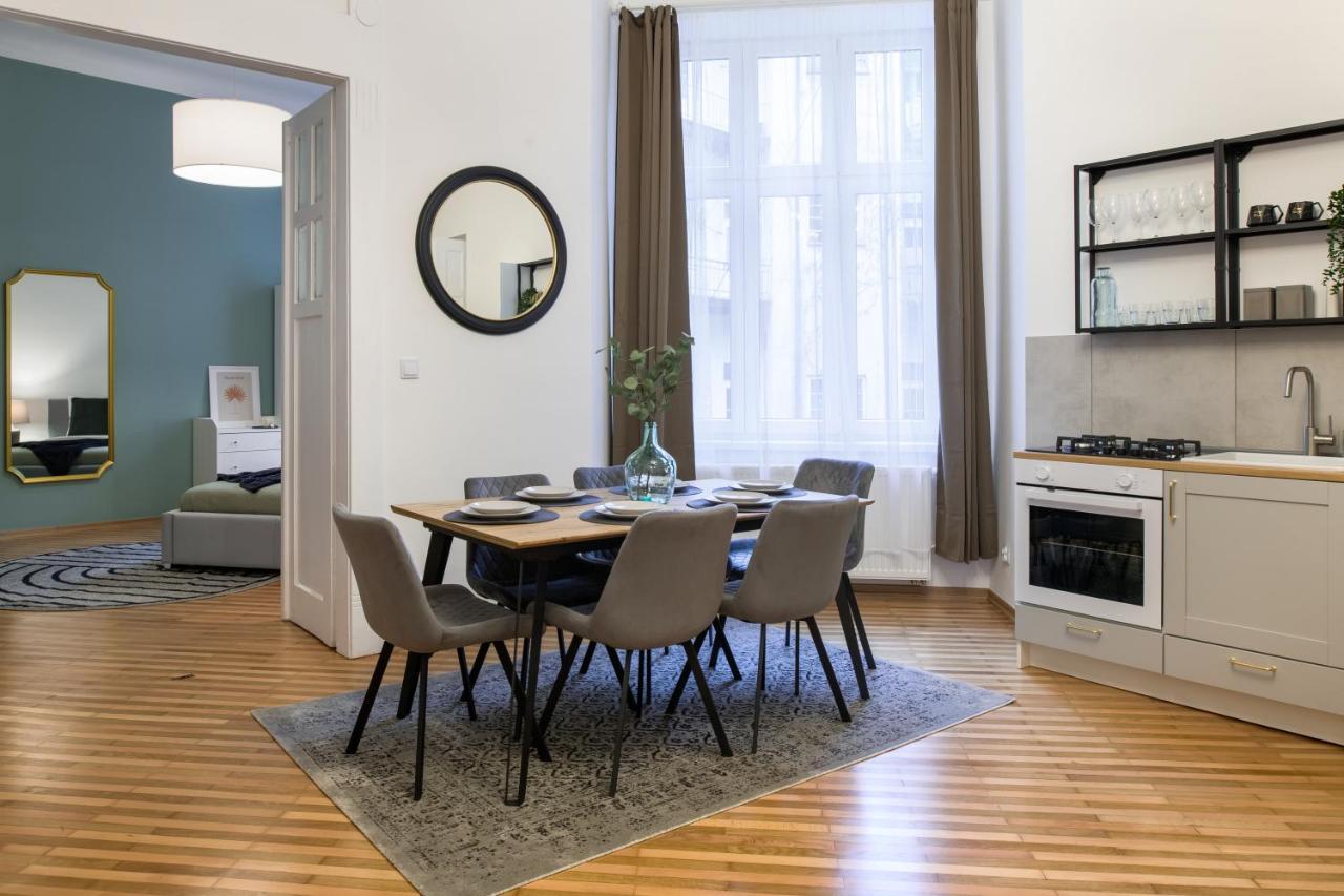Wawelove Pilsudskiego - 3 Bedroom Apt. With Balcony And Free Parking!
