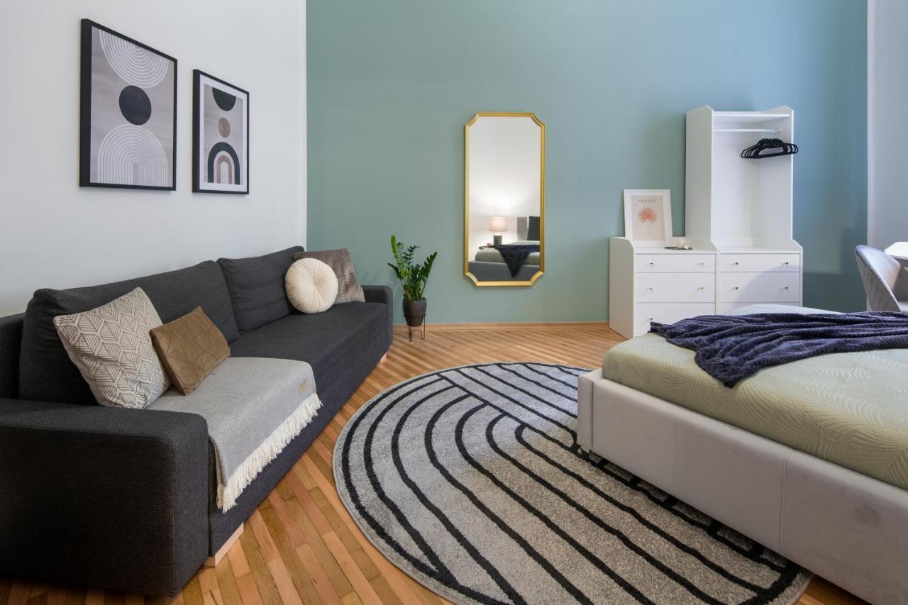 Wawelove Pilsudskiego - 3 Bedroom Apt. With Balcony And Free Parking! Apartment