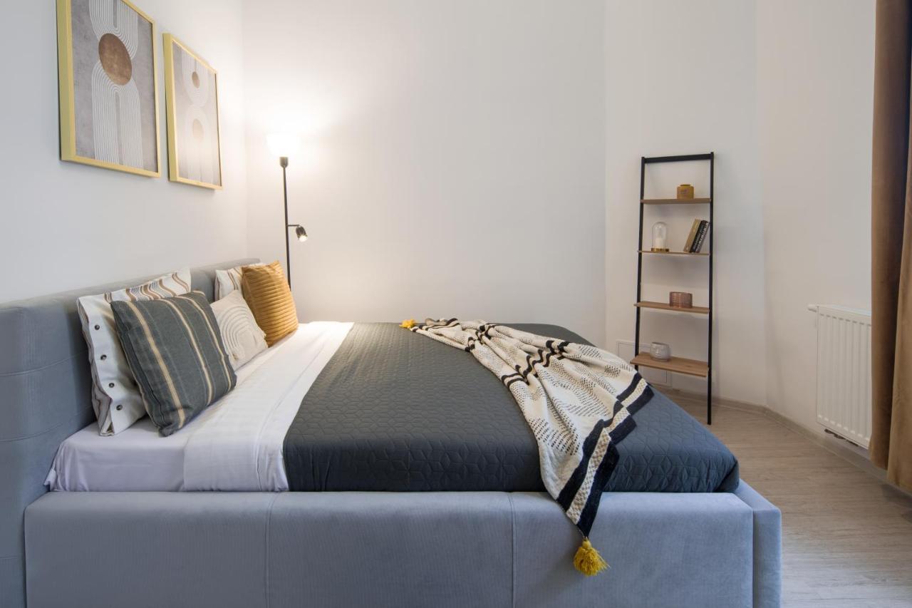 Wawelove Pilsudskiego - 3 Bedroom Apt. With Balcony And Free Parking! Apartment