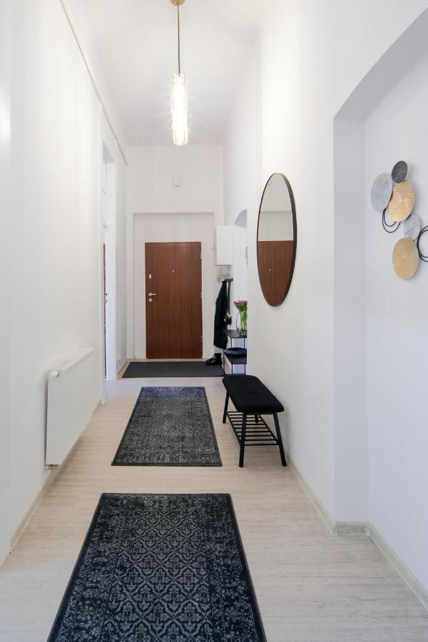 Wawelove Pilsudskiego - 3 Bedroom Apt. With Balcony And Free Parking! Apartment