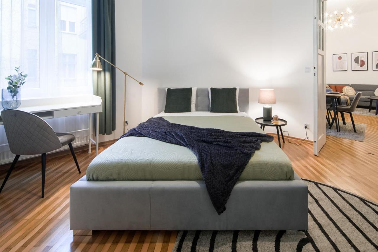 Wawelove Pilsudskiego - 3 Bedroom Apt. With Balcony And Free Parking! Apartment
